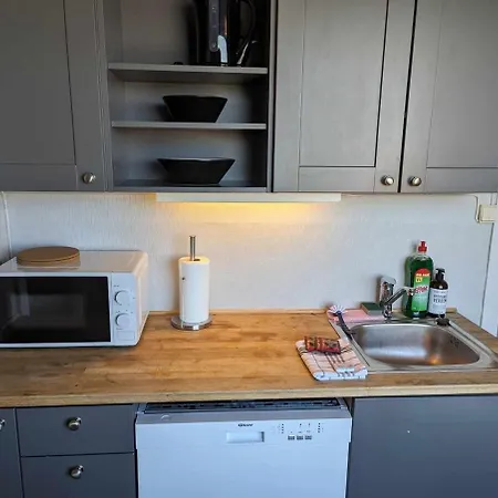 Railside Track Oj1-2 Apartman *